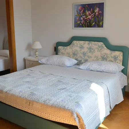 Ad Occhi Chiusi فندق مبيت وإفطار *